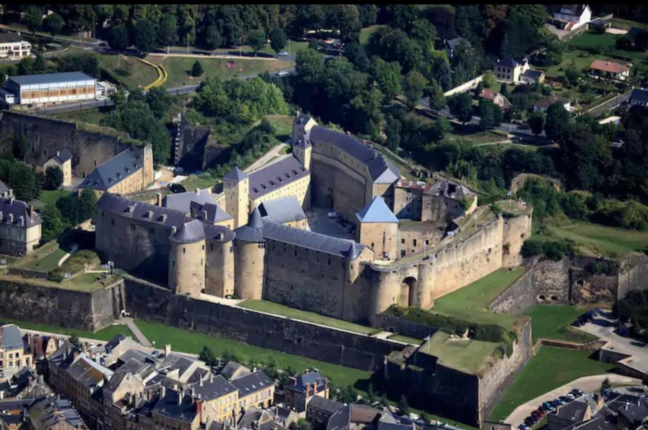 Appartement Spacieux Et Atypique Sedan Exteriör bild