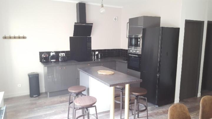Appartement Spacieux Et Atypique Sedan Exteriör bild